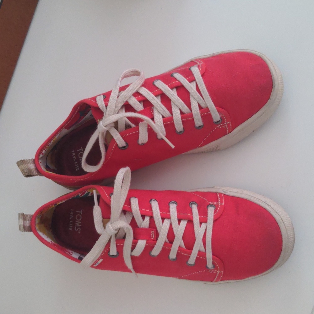 Toms Canvas Shoes